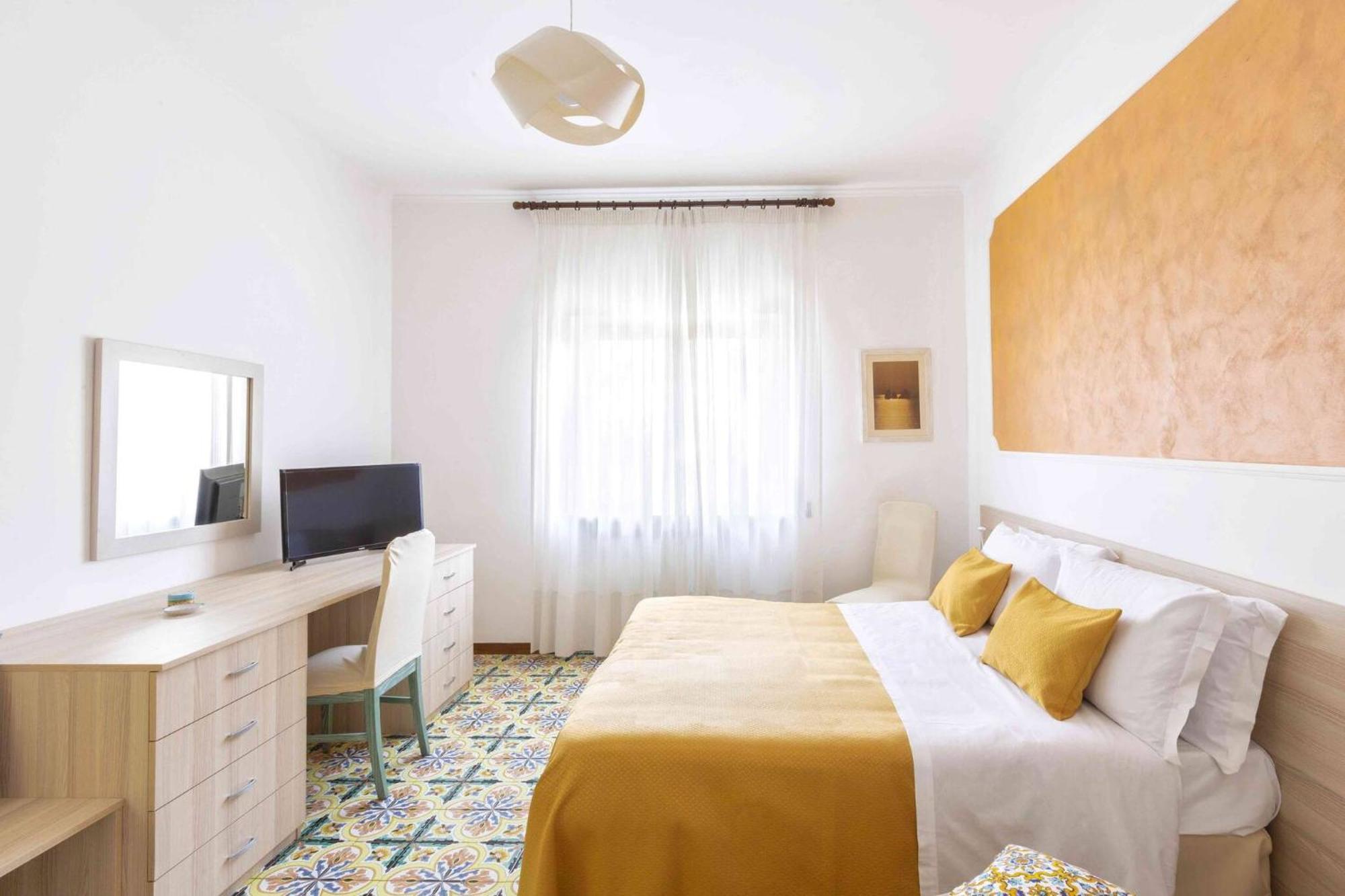 Sorrentovibes - Modern Apartment With Terrace, Swimming Pool&Tennis Bagian luar foto