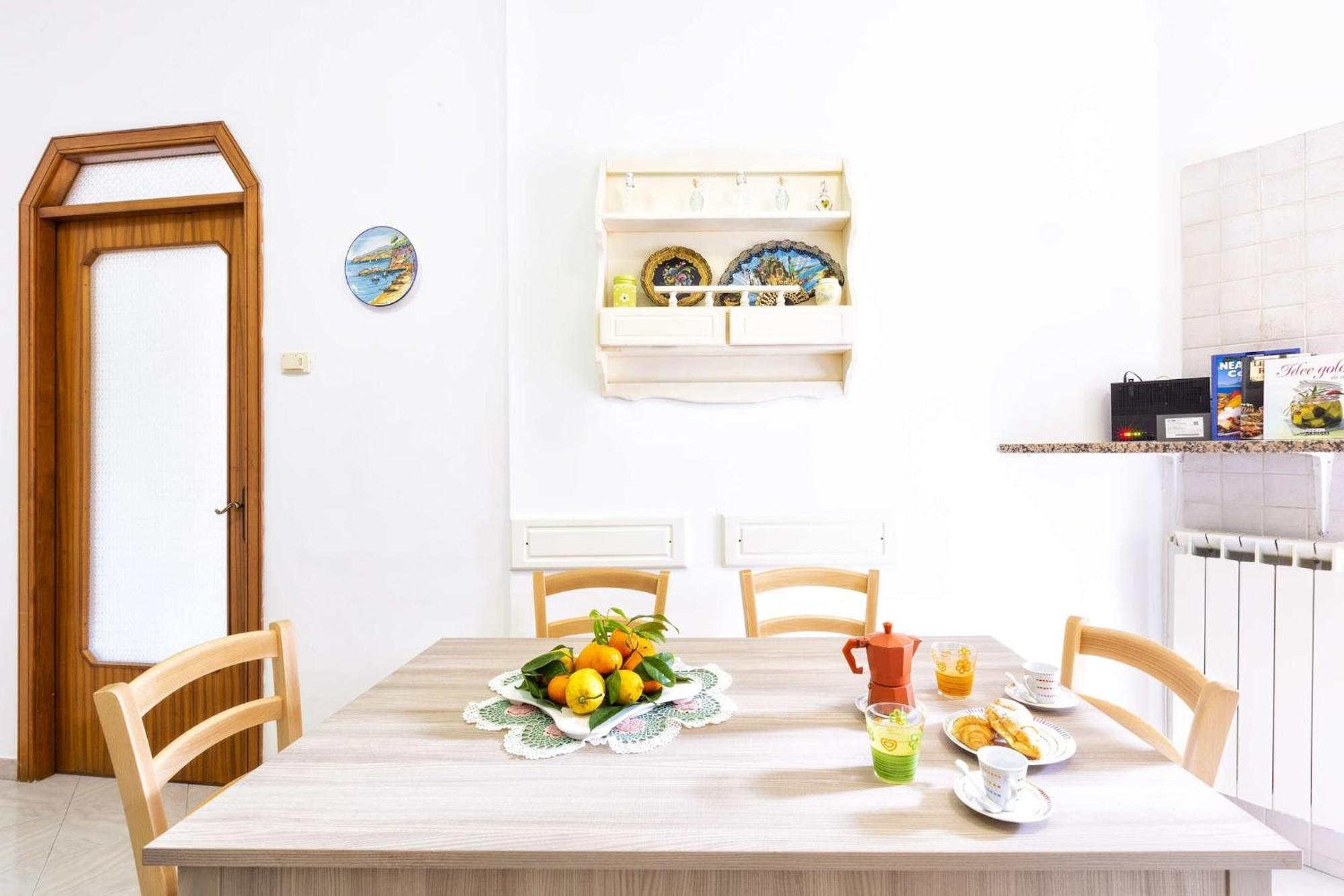 Sorrentovibes - Modern Apartment With Terrace, Swimming Pool&Tennis Bagian luar foto