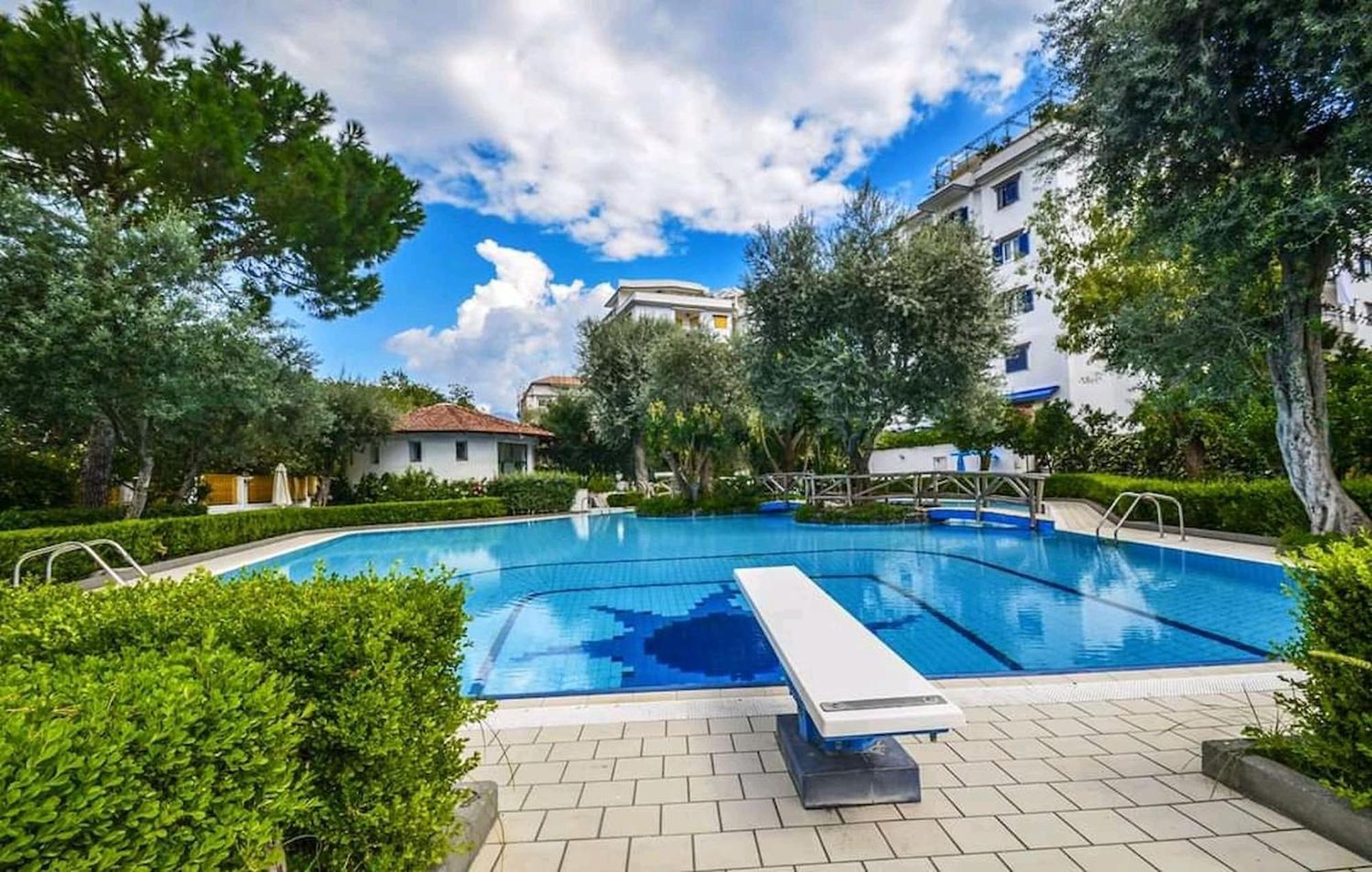 Sorrentovibes - Modern Apartment With Terrace, Swimming Pool&Tennis Bagian luar foto