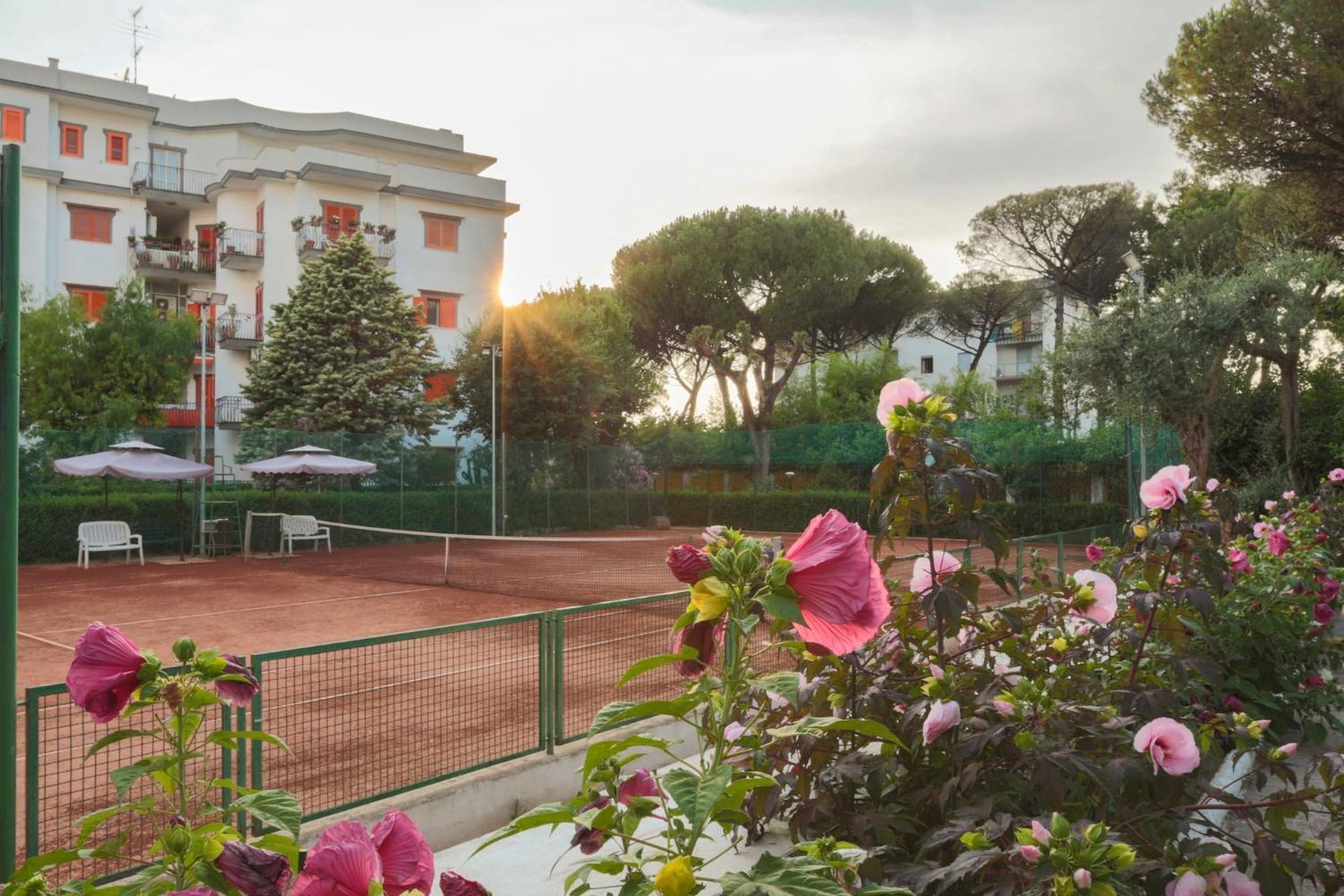 Sorrentovibes - Modern Apartment With Terrace, Swimming Pool&Tennis Bagian luar foto