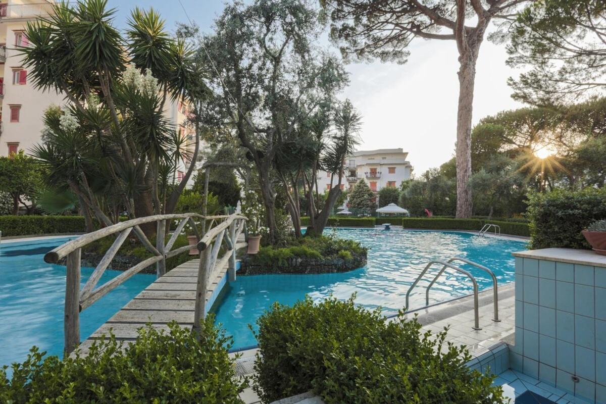 Sorrentovibes - Modern Apartment With Terrace, Swimming Pool&Tennis Bagian luar foto