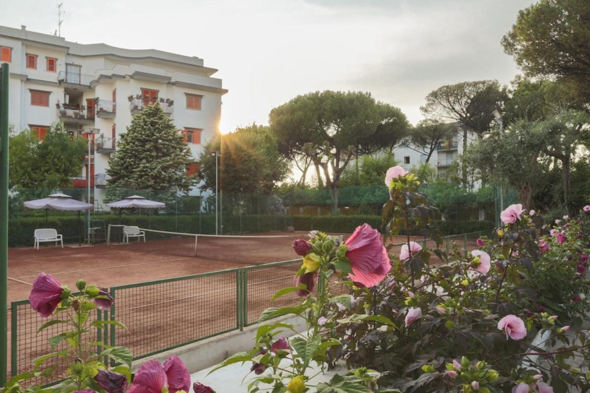 Sorrentovibes - Modern Apartment With Terrace, Swimming Pool&Tennis Bagian luar foto