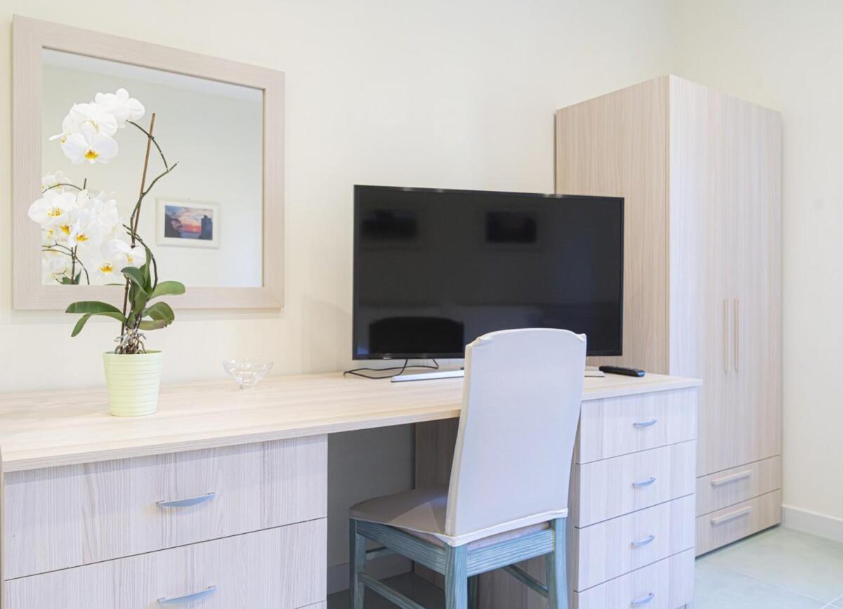 Sorrentovibes - Modern Apartment With Terrace, Swimming Pool&Tennis Bagian luar foto