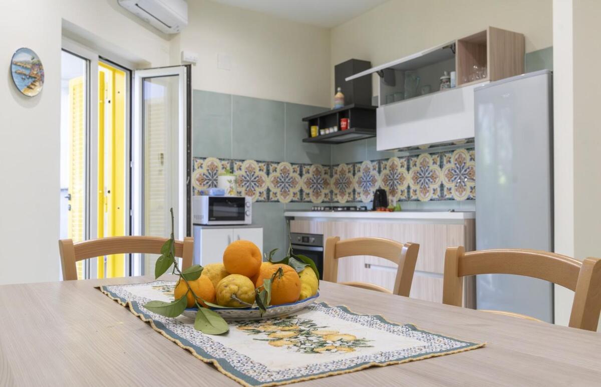 Sorrentovibes - Modern Apartment With Terrace, Swimming Pool&Tennis Bagian luar foto