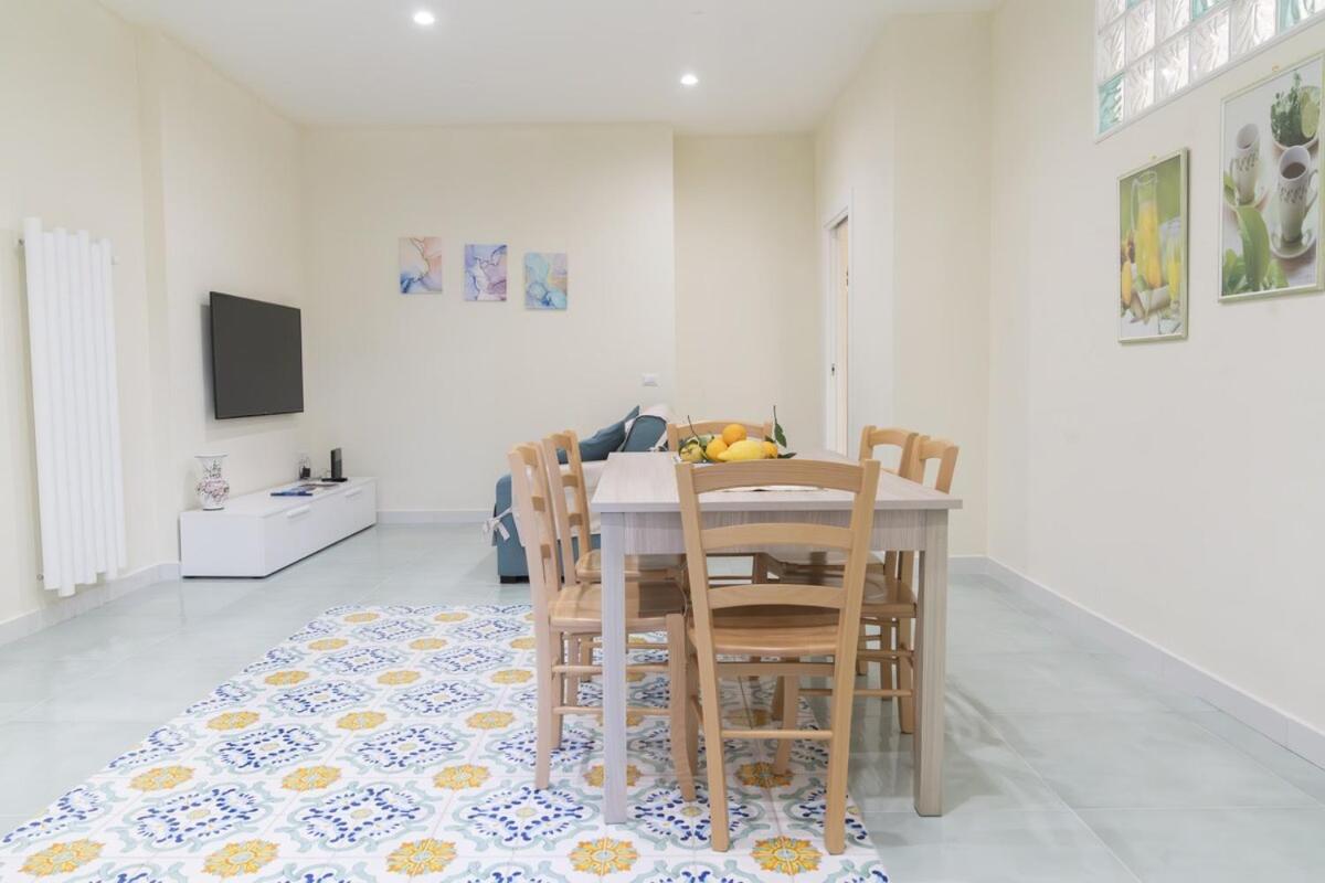 Sorrentovibes - Modern Apartment With Terrace, Swimming Pool&Tennis Bagian luar foto